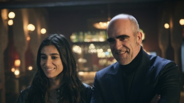 Carolina Yuste y Luis Tosar, protagonistas de la nueva campaña de Voll-Damm