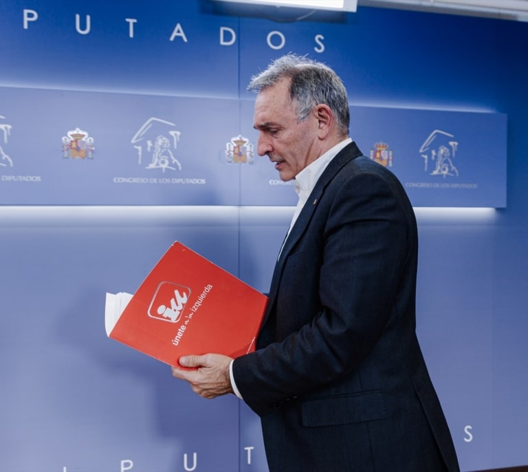 IU apremia a Sumar a tramitar la cesión de inmigración del PSOE a Junts para depurar referencias "xenófobas"