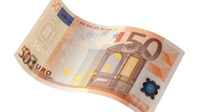 Llega la estafa de los 50 euros: alerta si encuentras un billete en el parabrisas