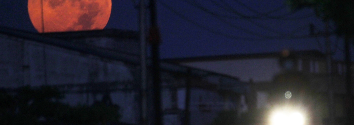 Así se ve la Luna Rosa de Marzo