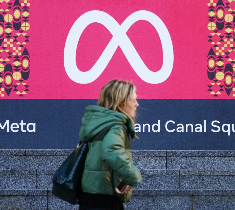 Facebook contra las mujeres y las minorías: cómo nos afecta la nueva política de Meta