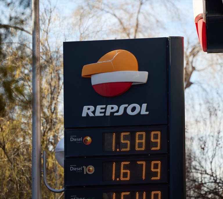 El Gobierno sale en defensa de Repsol, que pierde un 2,6% en Bolsa