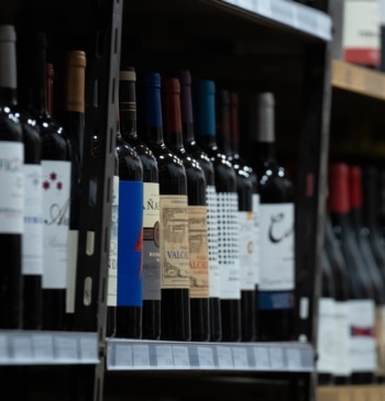 Trump amenaza con un arancel del 200% al vino y al champán [...]