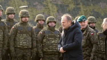 El primer ministro polaco anuncia que todos los varones adultos recibirán entrenamiento militar