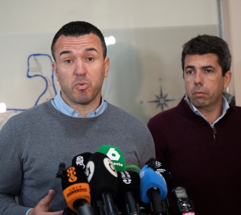 El presidente de la Diputación de Valencia marca distancias con Mazón y Vox y sale en defensa del valenciano