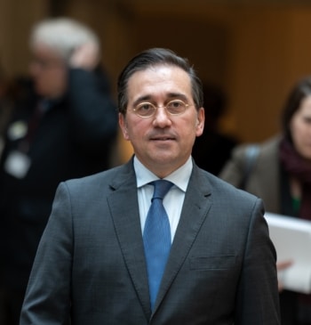 Albares: "No hay ninguna amenaza para España, nadie se está preparando para [...]