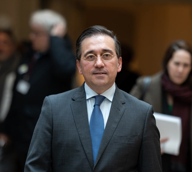 Albares: "No hay ninguna amenaza para España, nadie se está preparando para ninguna guerra"