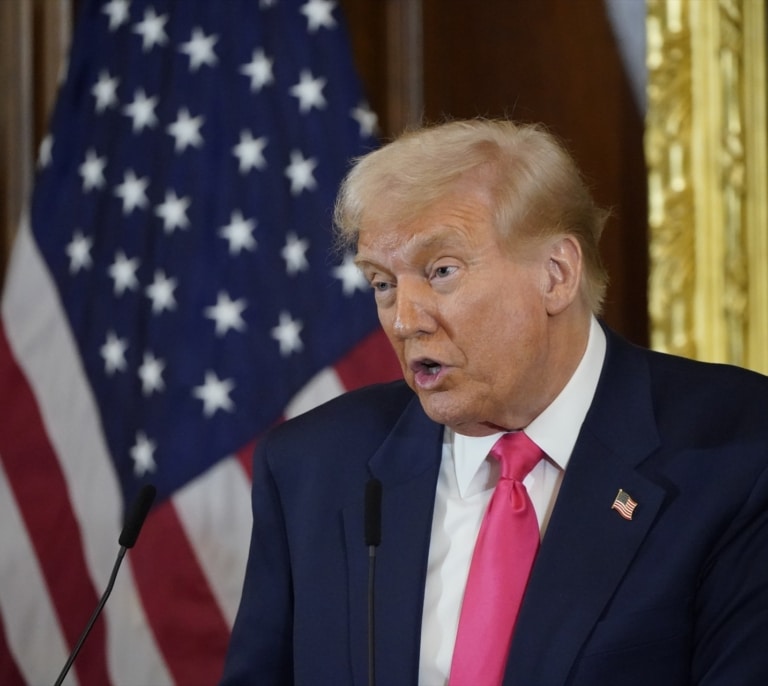 Trump hablará con Putin el martes y confía que acepte acuerdo de alto el fuego en Ucrania