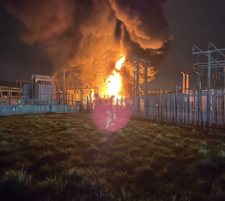 El aeropuerto de Heathrow, en Londres, permanecerá cerrado todo el viernes tras un corte de energía provocado por un incendio