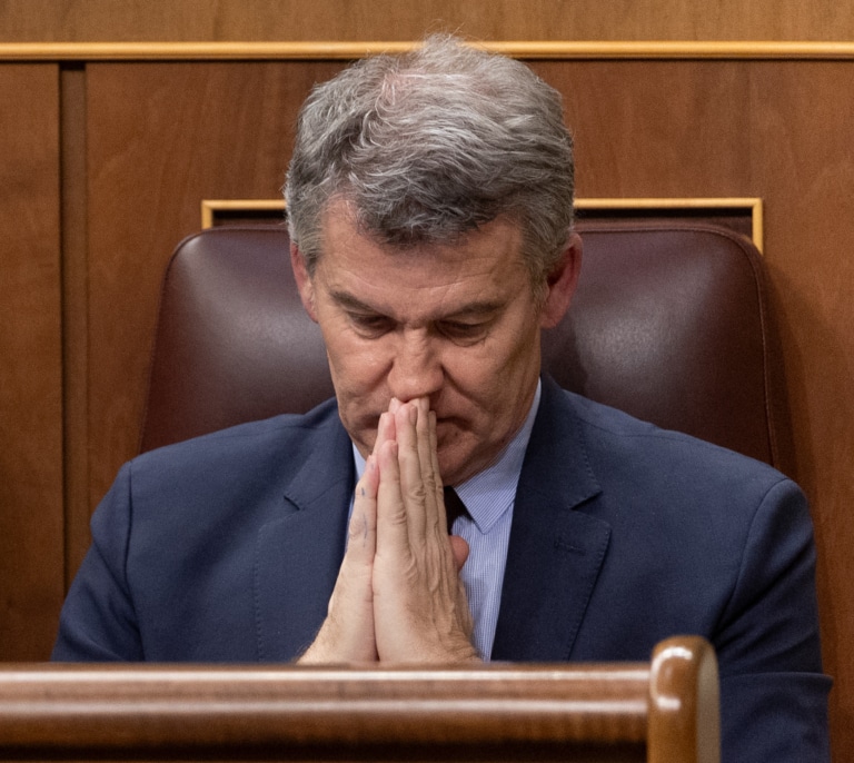 Feijóo, atrapado entre el choque con Sánchez y los pactos con sus socios europeos en defensa