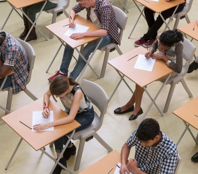 La Comunidad de Madrid prepara un examen para medir la capacidad de  280.000 alumnos