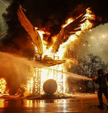 Fallas de Valencia 2025: Guía completa de verbenas, discomóviles y espectáculos pirotécnicos