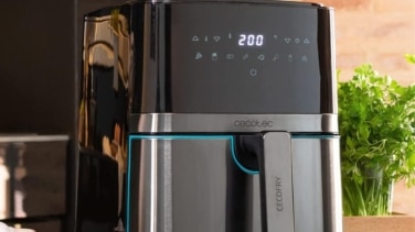 Amazon tira la casa por la ventana y rebaja esta freidora de aire de Cecotec con más de 18 mil valoraciones positivas