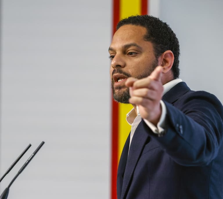 Inmigración ilegal y participar en la reconstrucción, las clave de Vox para el desbloqueo de los Presupuestos de Mazón