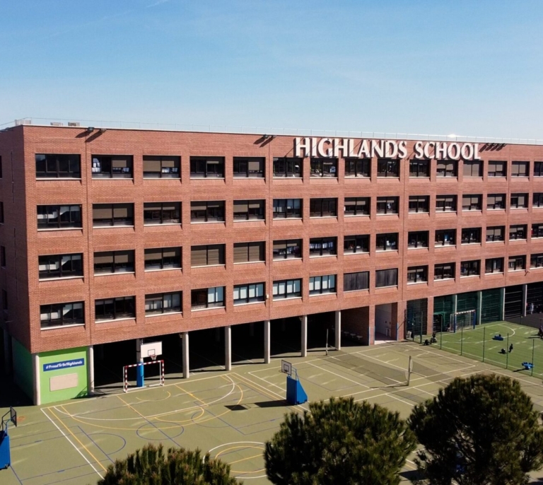 Dimite el director del colegio de La Moraleja donde un cura está acusado de agredir sexualmente a cinco alumnas menores de edad