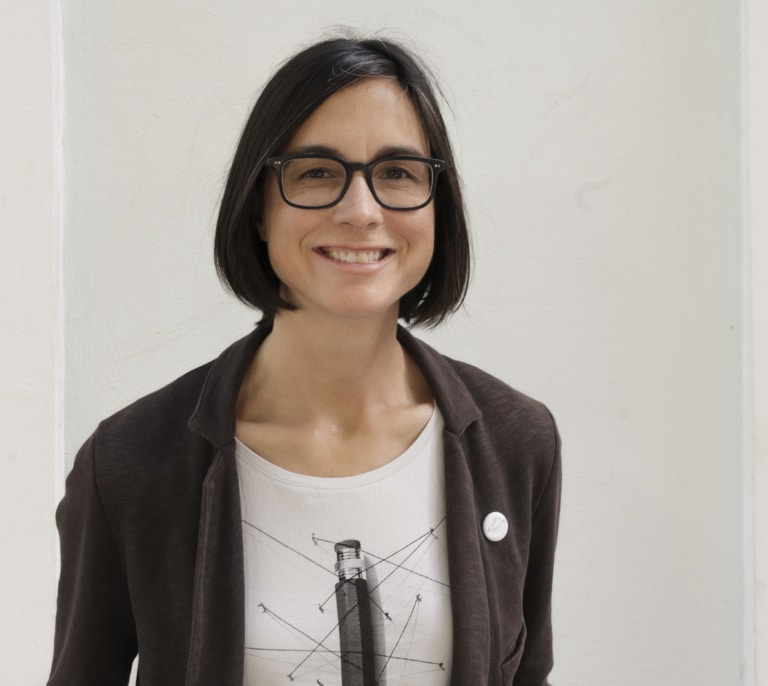 Inés Martín Rodrigo: "El duelo se convierte en una danza macabra"