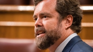 Espinosa de los Monteros crea una consultora con la 'mujer de opas' mientras diseña su 'think tank'