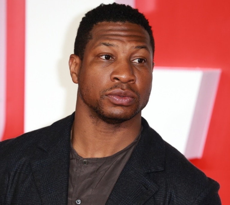 Sale a la luz un audio en el que Jonathan Majors confiesa que estranguló a su novia