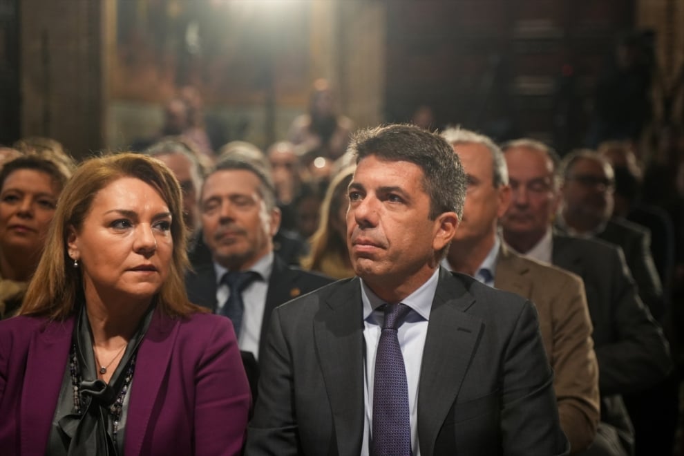 El presidente de la Generalitat valenciana, Carlos Mazón, junto a la vicepresidenta primera, Susana Camarero