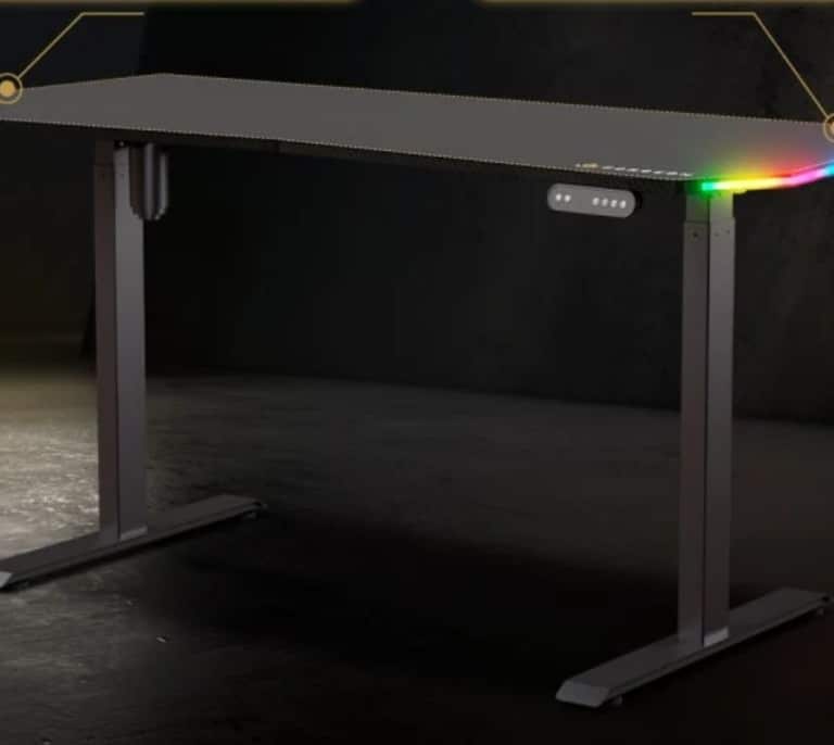 Adiós a los dolores y las malas posturas: esta mesa gaming regulable está tirada de precio en PcComponentes