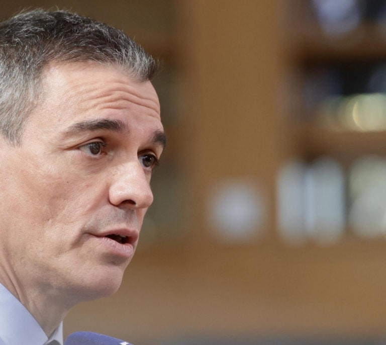 Sánchez enfada a Sumar con los Presupuestos y lleva al PP a buscar acciones legales para que los presente