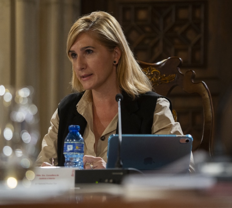 La imputación de Salomé Pradas por la gestión de la dana estrecha el cerco en torno a Mazón