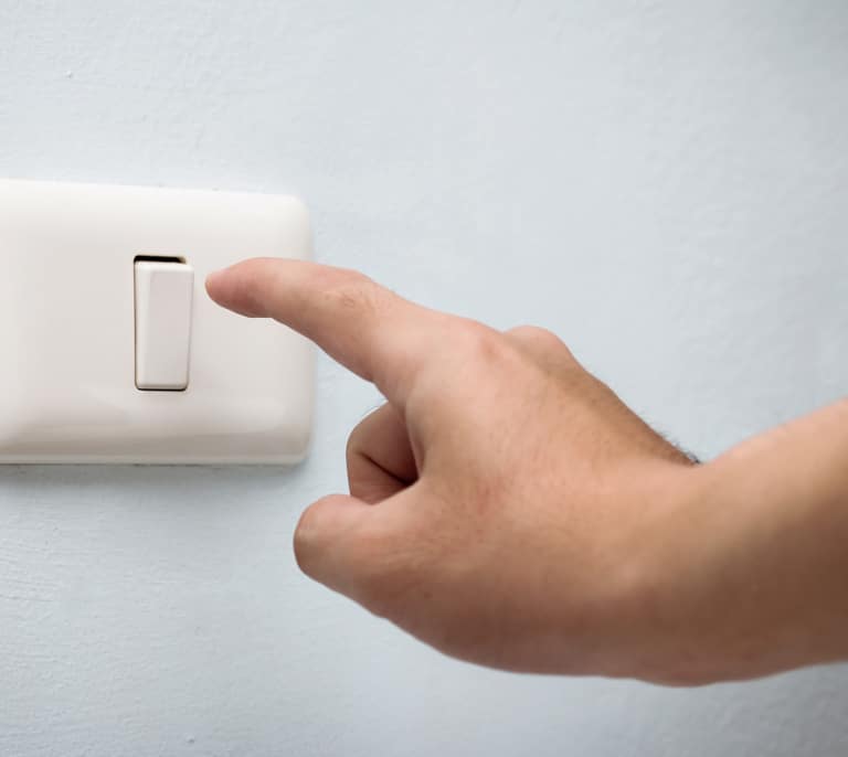 Precio de la luz hoy, 19 de marzo de 2025: esta es la hora más barata y más cara