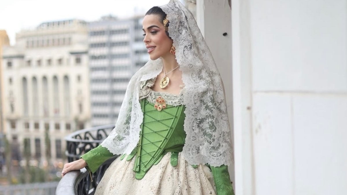 Violeta Mangriñán o Marta Lozano: las 'influencers' que se han vestido de falleras en las Fallas 2025
