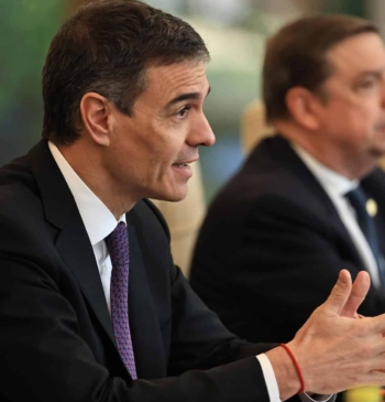 Sánchez niega desde China que su mujer hiciera alguna gestión a favor [...]