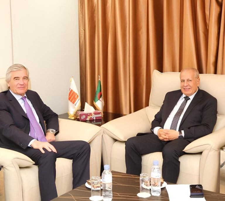 Reynés se compromete en Argelia a reforzar la cooperación de Naturgy con su petrolera estatal Sonatrach