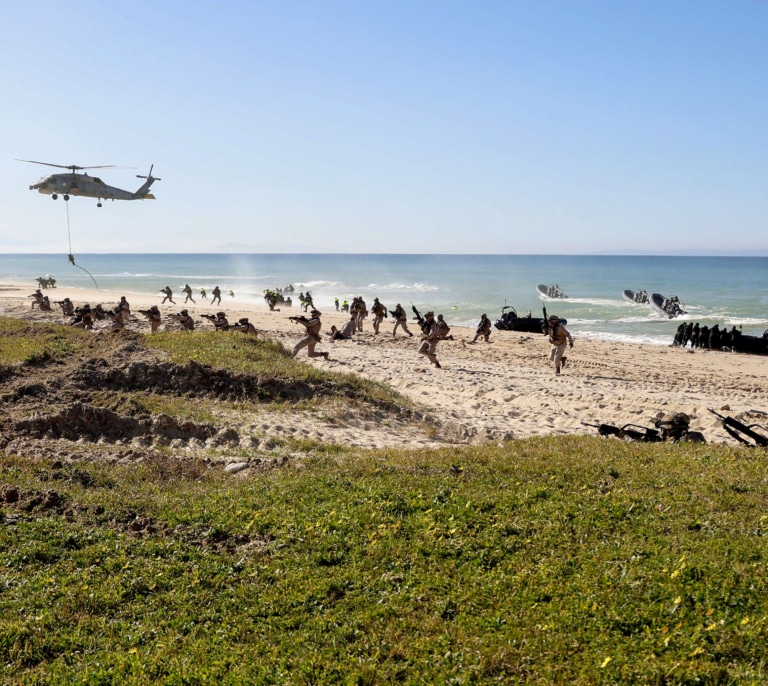 Culmina en Cádiz la mayor maniobra naval de la OTAN en años: 5.000 soldados y 30 buques