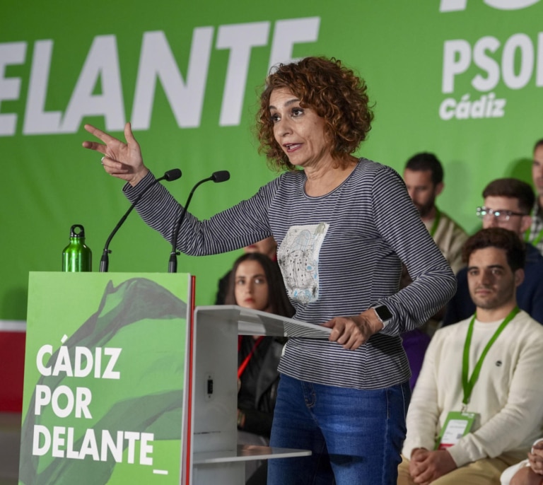 Montero advierte de que los aranceles de Trump generan precariedad en los exportadores