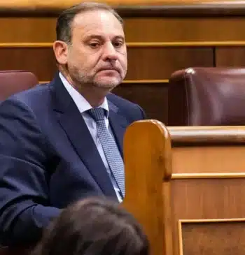 Transportes asegura que Ábalos no cobró el medio millón que pide el [...]