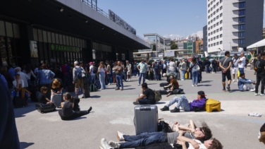 Adif suspende los servicios ferroviarios de todas las compañías