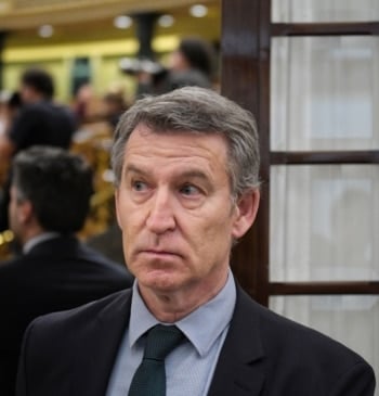Feijóo mantendrá a Montserrat en el núcleo duro del PP y Pons [...]