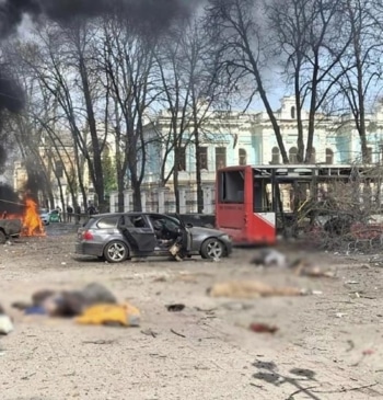 Masacre el Domingo de Ramos: Rusia bombardea el centro de Sumi (Ucrania)