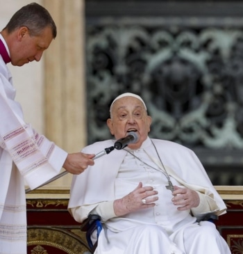 El Papa vuelve a hablar en público: "Buen Domingo de Ramos y [...]