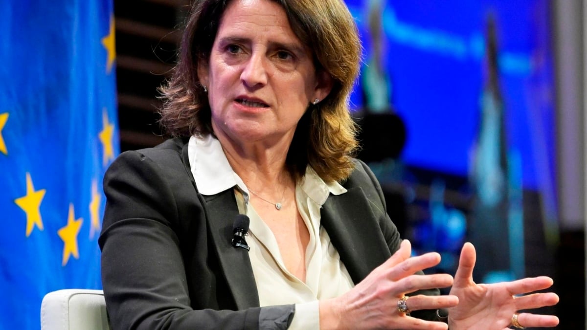 La vicepresidenta ejecutiva de la Comisión Europea y comisaria de Competencia, Teresa Ribera, habla durante un evento celebrado este jueves en el Atlantic Council de Washington (EE.UU.).