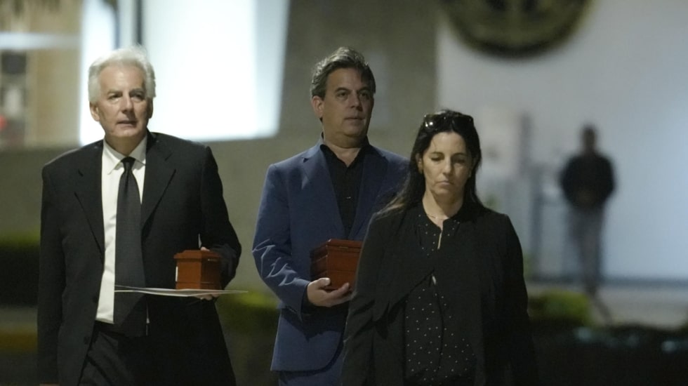 Los restos de Vargas Llosa, incinerados en Lima
