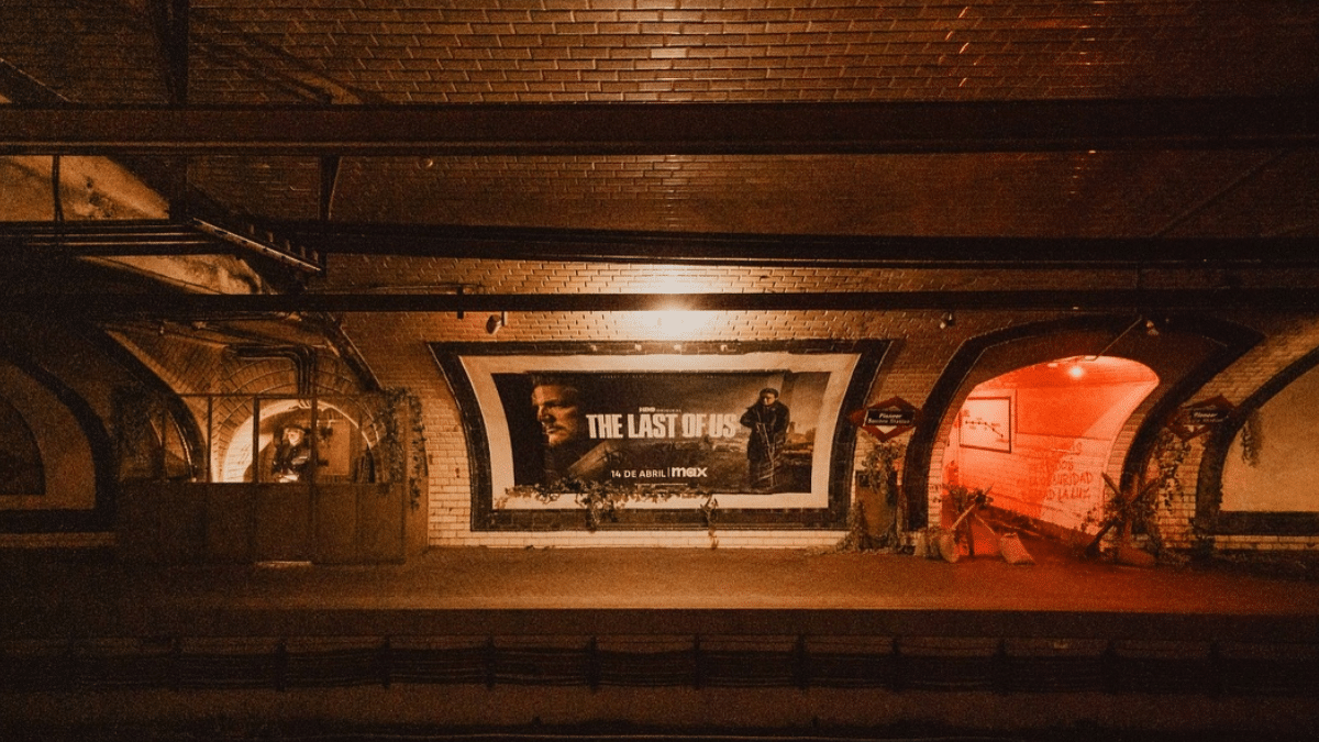 La estación fantasma de Chamberí alberga la exposición inmersiva de The Last of Us