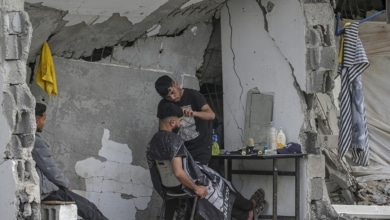 Israel amplía la ofensiva en el sur de la Franja de Gaza y las familias de los rehenes acusan a Netanyahu de "enterrarlos vivos"