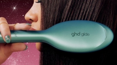 GHD tiene el cepillo eléctrico alisador perfecto que cuida de tu cabello ¡por menos de 125€!