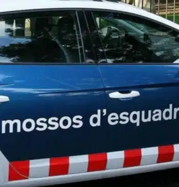 Un hombre se entrega a los Mossos con el cadáver de su [...]