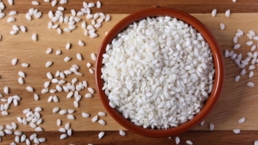 Así debes cocinar el arroz blanco para evitar los picos de glucosa