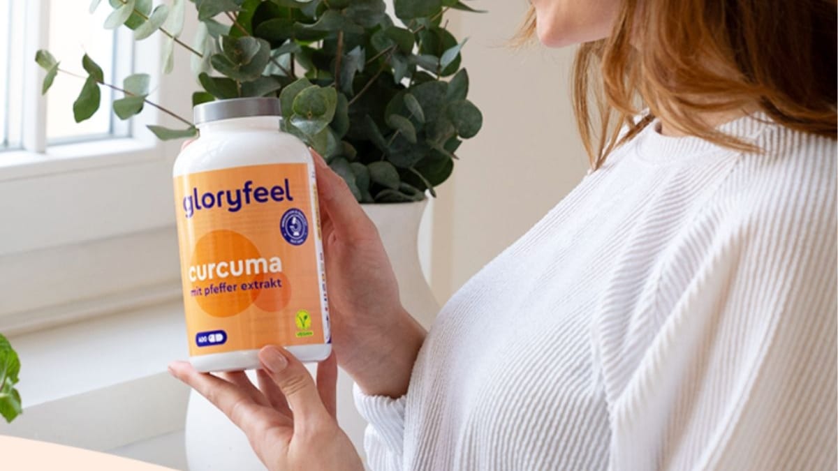Complemento alimenticio de cúrcuma y pimienta de Gloryfeel