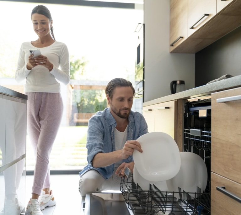 Precio de la luz hoy, 7 de abril de 2025: estas son las horas más baratas y más caras