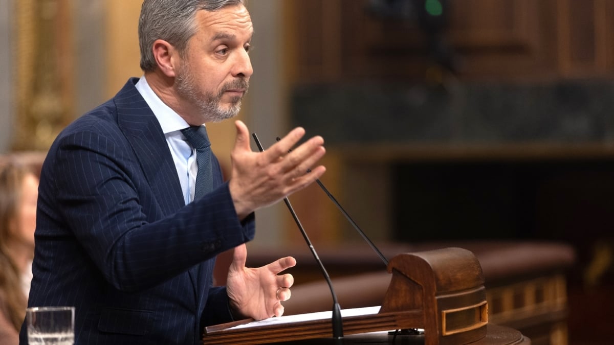 El diputado del PP Juan Bravo interviene durante una sesión plenaria en el Congreso de los Diputados