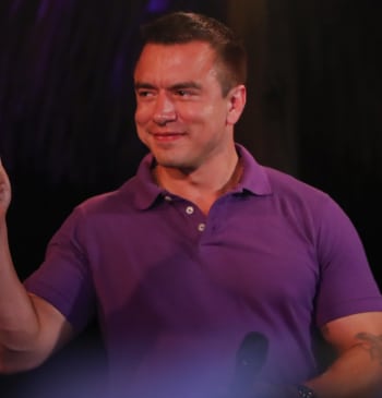 Daniel Noboa logra la reelección como presidente de Ecuador pero su rival [...]