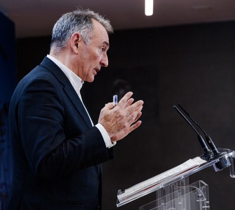 Sumar exige a Sánchez nuevos impuestos a las multinacionales y las grandes fortunas de EEUU para combatir los aranceles de Trump