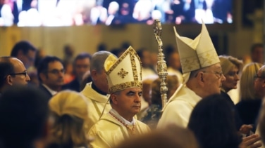 Angelo Becciu, el cardenal al que Francisco quería expulsar del cónclave